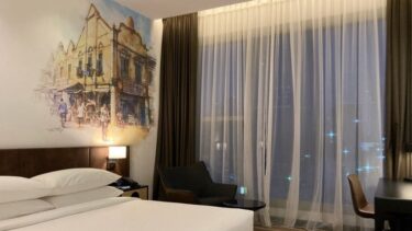 フォーポイント・クアラルンプール宿泊記ブログ。プレミアキングルーム(1727号室)レビュー。【Four Points by Sheraton Kuala Lumpur, Chinatown】